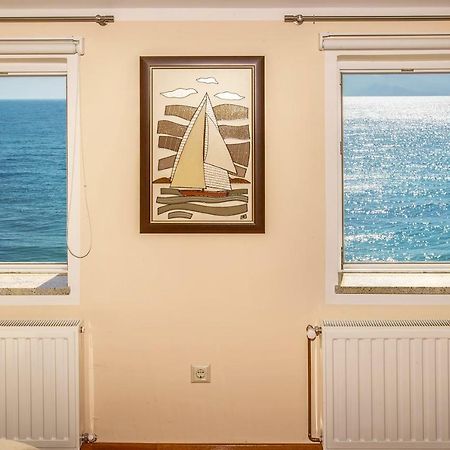 Apartment Bojan With Terrace And Sea View Baška Kültér fotó