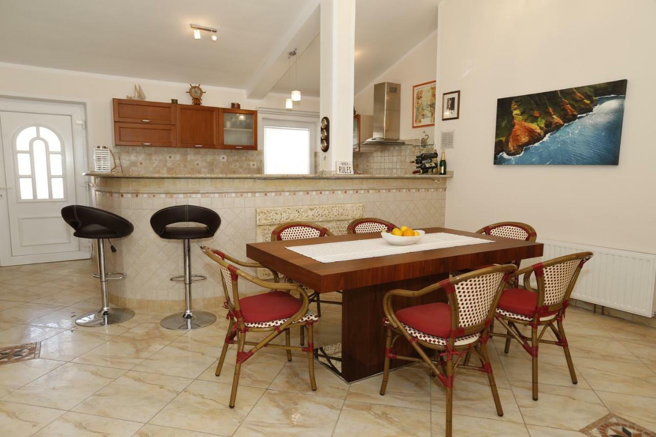 Apartment Bojan With Terrace And Sea View Baška Kültér fotó