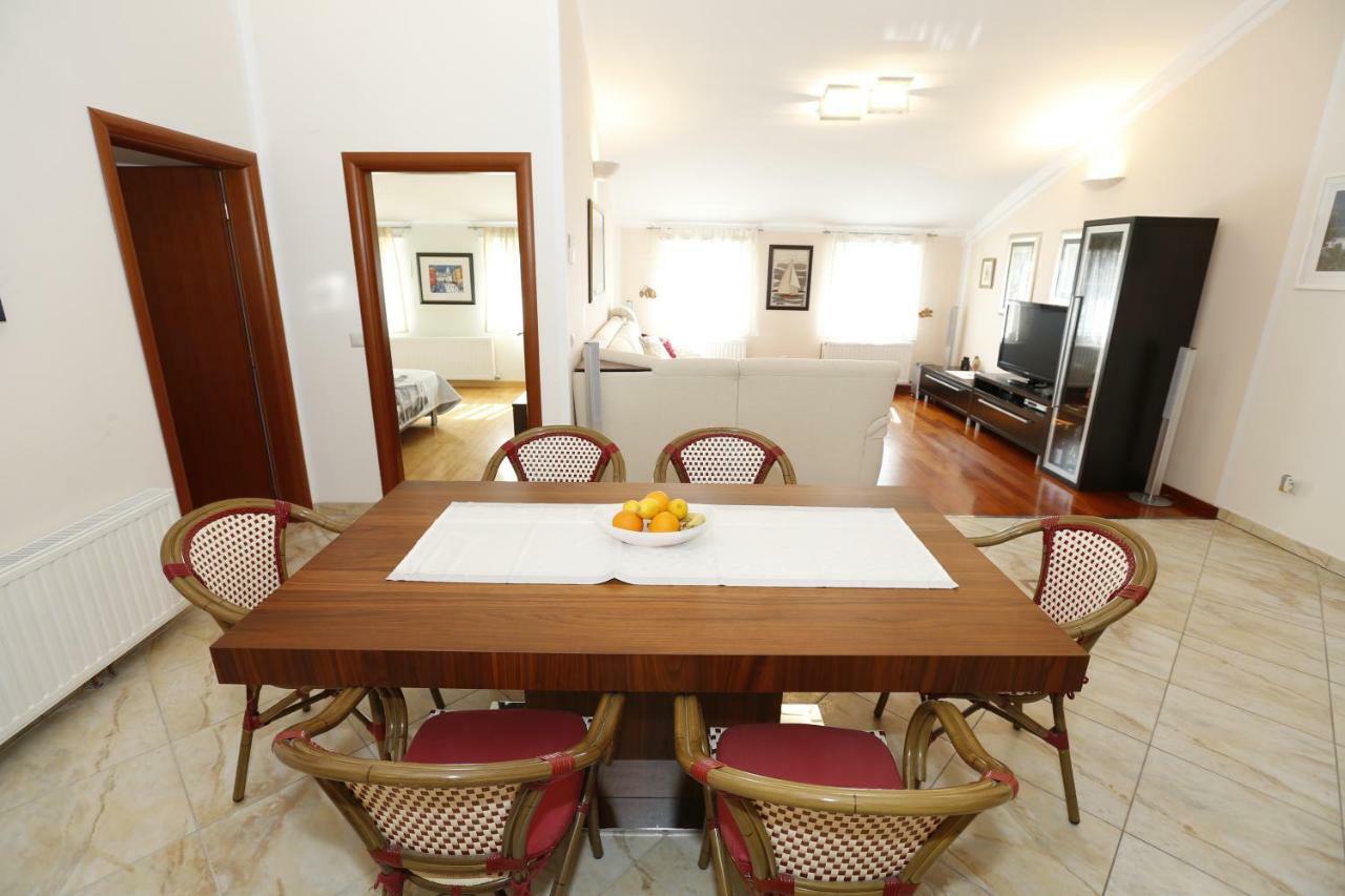 Apartment Bojan With Terrace And Sea View Baška Kültér fotó