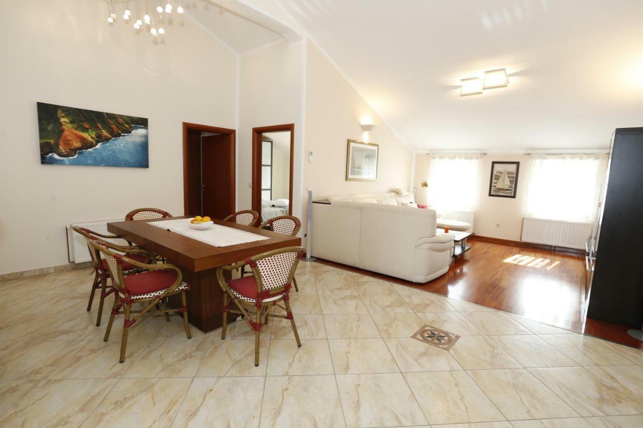 Apartment Bojan With Terrace And Sea View Baška Kültér fotó