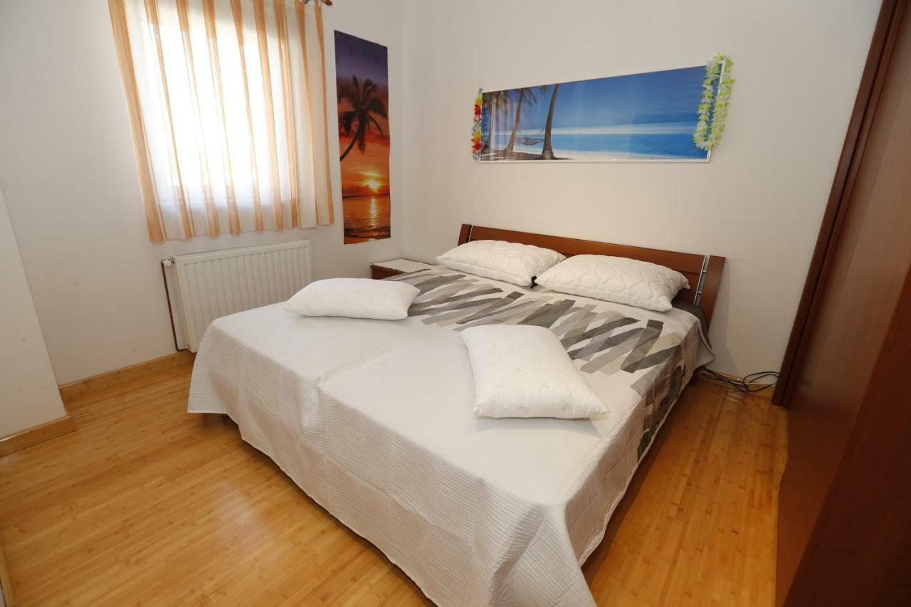 Apartment Bojan With Terrace And Sea View Baška Kültér fotó